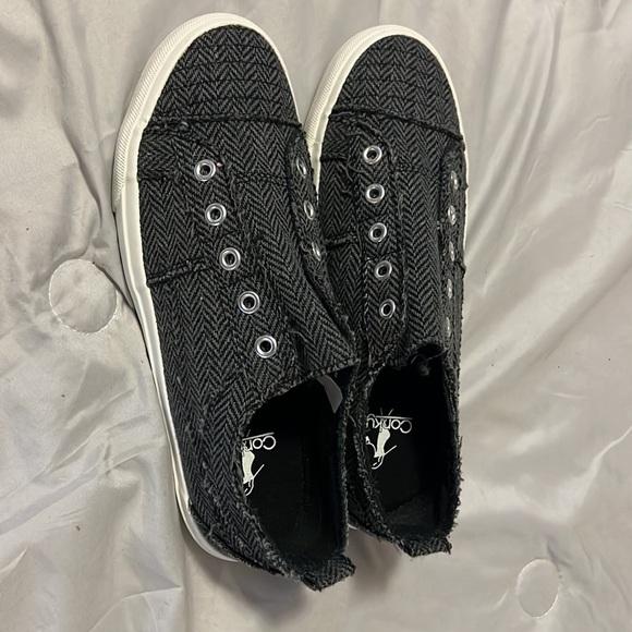 Corkys sneakers size 7 - Picture 2 of 3